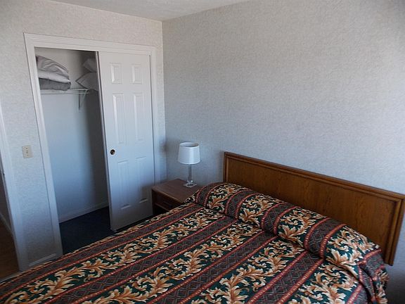 5th image of 32 Ashworth Ave #317
