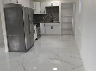 560 NW 188th St, Miami Gardens, FL 33169