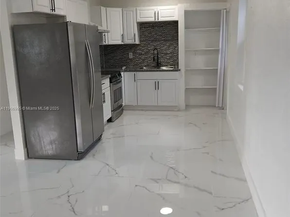560 NW 188th St, Miami Gardens, FL 33169