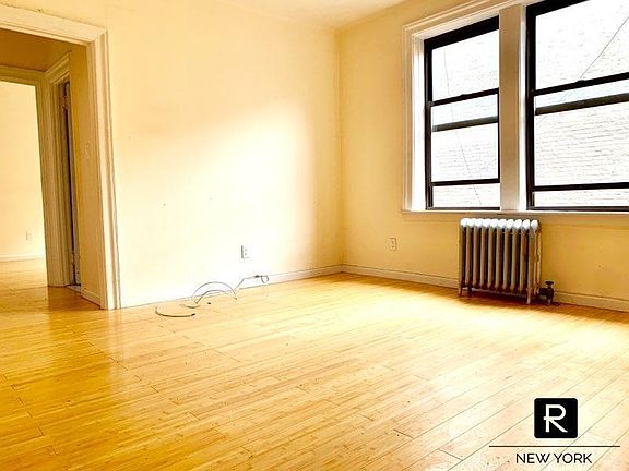 2nd image of 75 Saint Nicholas Pl APT 5H