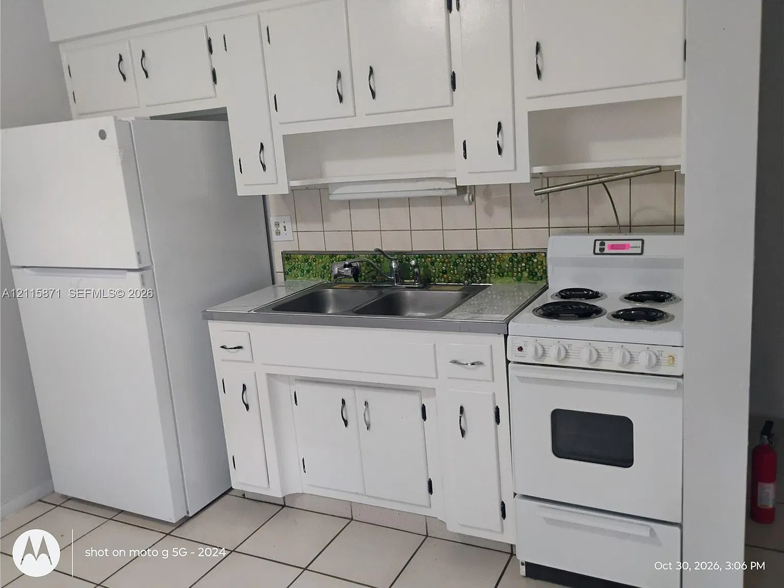 316 SW 22nd St — Photo 2