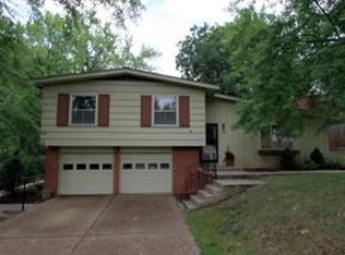 3220 NW 56th St, Kansas City, MO 64151
