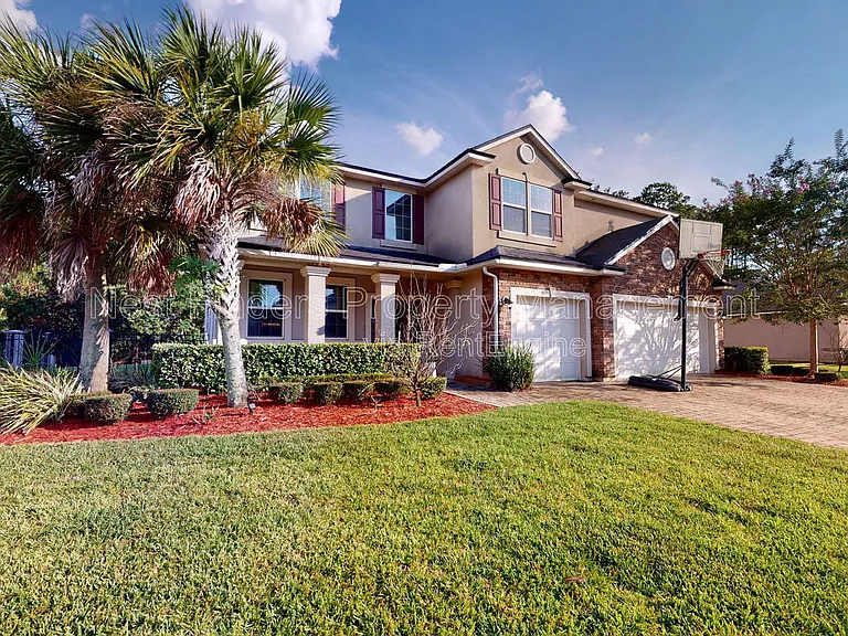 2588 Cody Dr — Photo 2