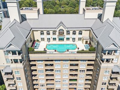 3334 Peachtree Rd NE APT 908, Atlanta, GA, 30326