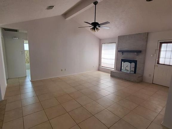 3rd image of 5613 Countryaire St