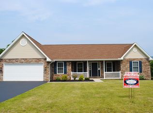 16 Meade Dr, Carlisle, PA 17013