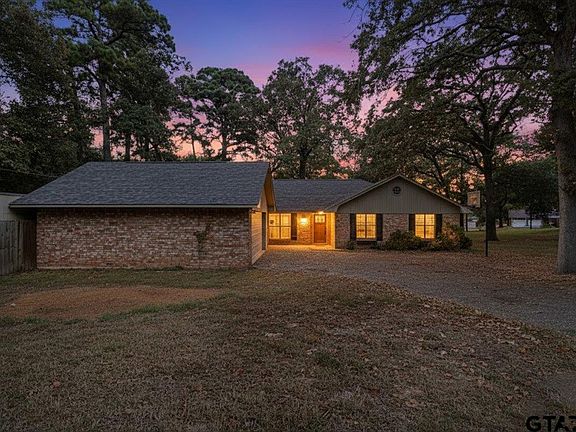 2nd image of 10926 Mosswood Dr
