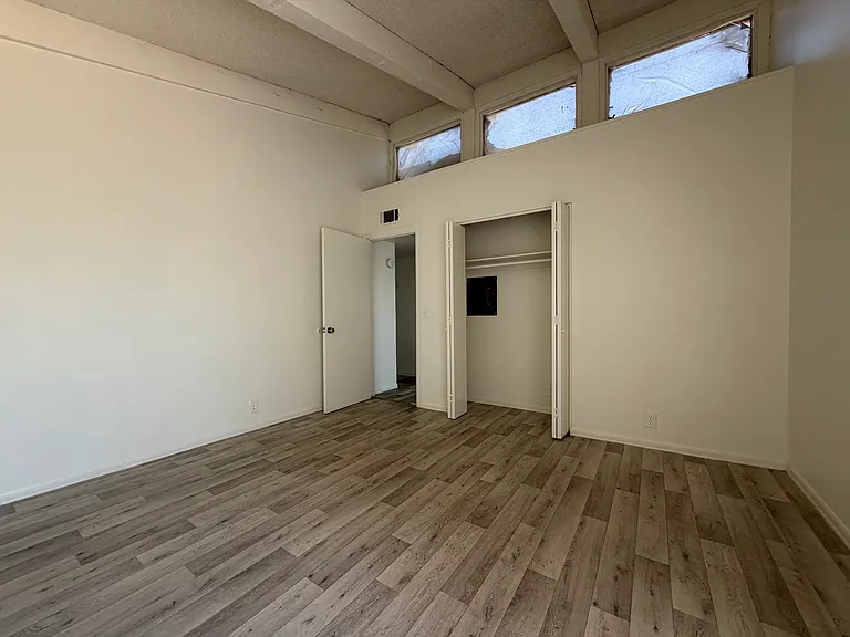 3205 E Earll Dr #7 — Photo 9