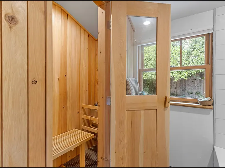414 Spring St — Photo 5
