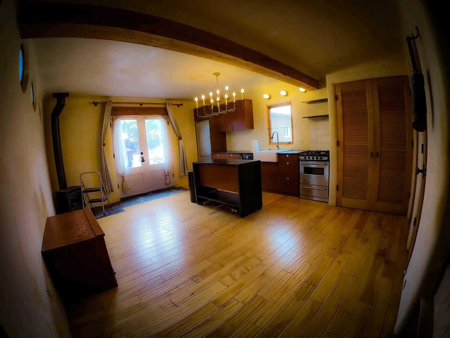 Studio, 400 sqft, $1,250 — Photo 4
