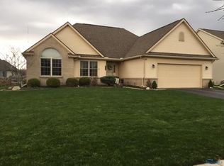 26590 Amberwood Dr, Perrysburg, OH 43551