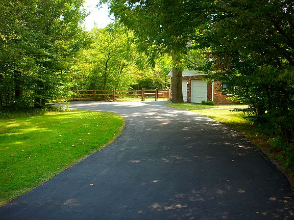 4th image of 1417 Woodside Dr