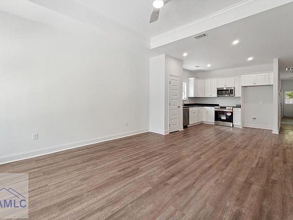 2nd image of 3505 Johnston St