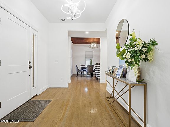 2nd image of 505 Laurel Ave