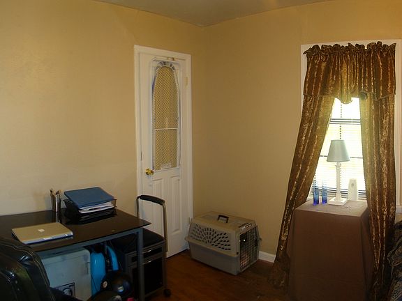 5th image of 309 E Emerald Ave
