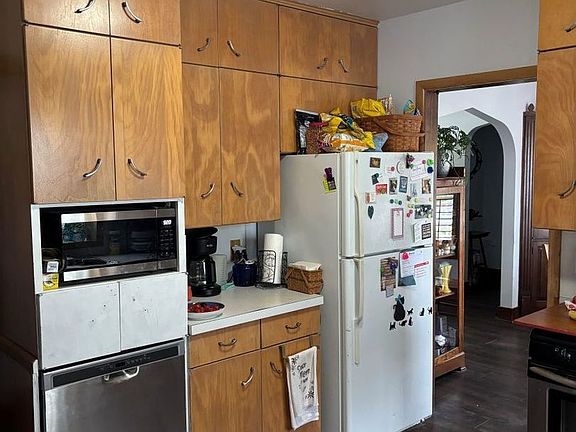 3rd image of 623 S 2nd St