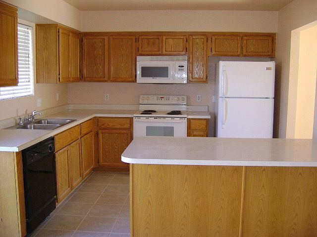 2nd image of 2824 W 30th St