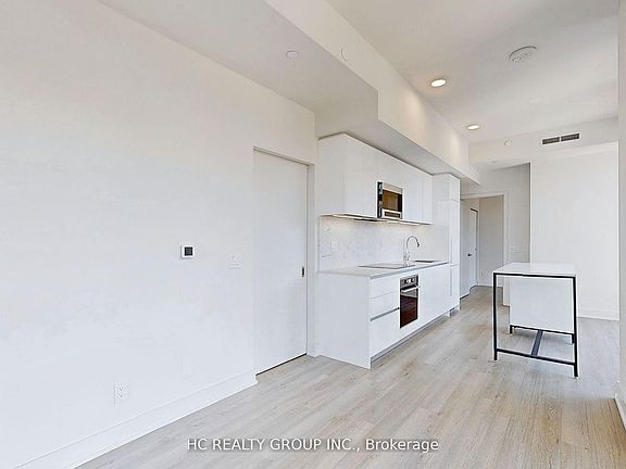 5th image of 8 Cumberland St #1302