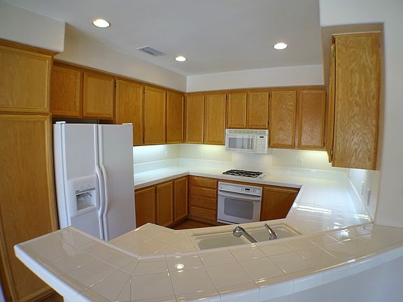2nd image of 27967 Trillium Ln