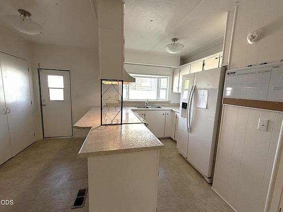 3rd image of 2252 Table Rock Rd Spc 143
