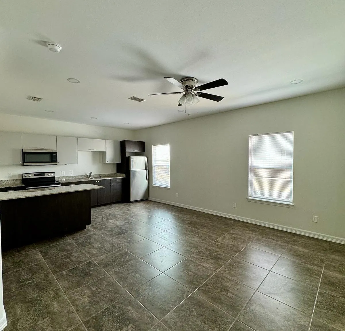 300 Sylvia Handy Drive - 205 — Photo 4