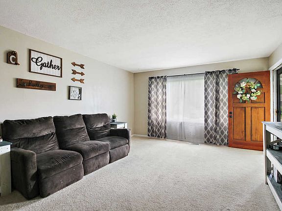 4th image of 247 N Jefferson Ave