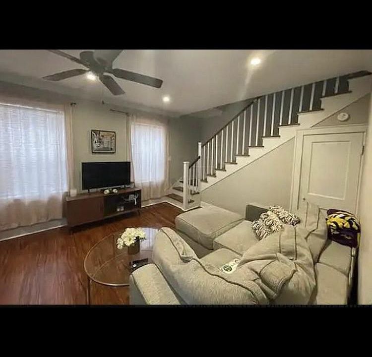 2nd image of 832 1/2 Wilkinson St