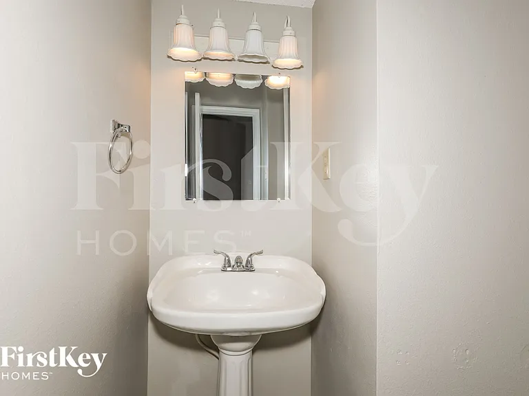 1180 Crescent Dr — Photo 14