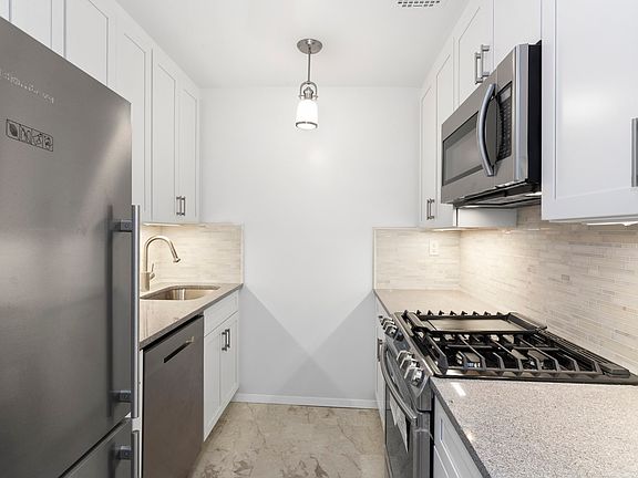 4th image of 344 W 49th St APT 4G