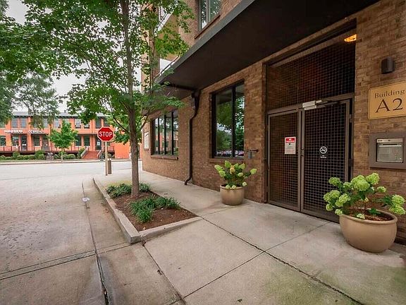 2nd image of 200 Manufacturers Rd APT 246