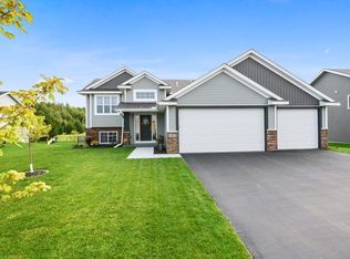 106 9th Ave SE, Isanti, MN 55040