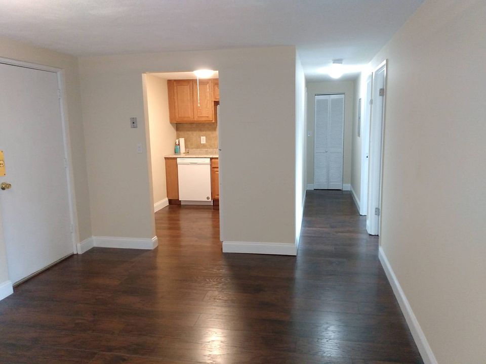 1st image of 215 Winter St APT 5Q