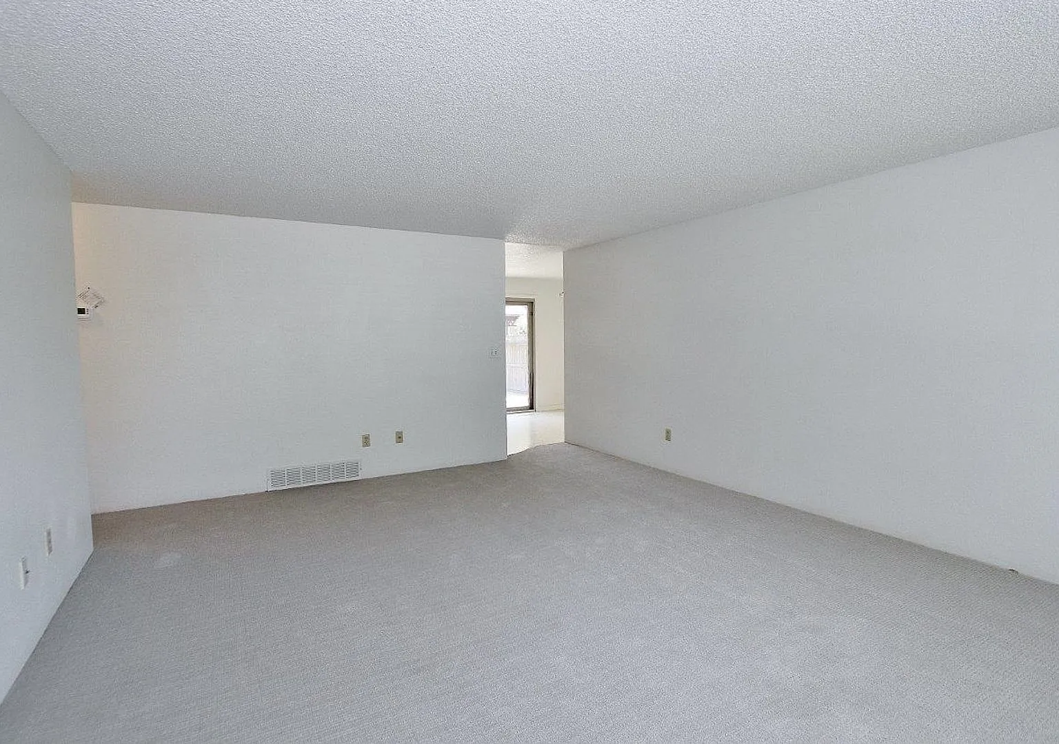 Charming Single-Level Townhome — Photo 2