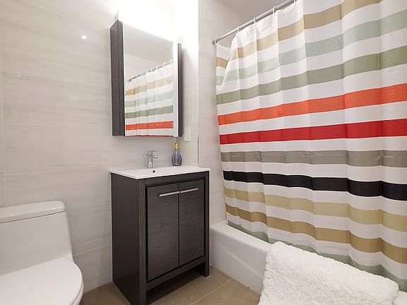 5th image of 42-23 Parsons Blvd #3D