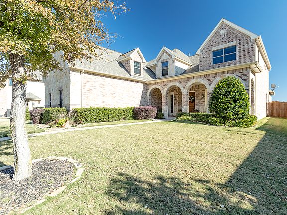 2nd image of 708 Braxton Ct