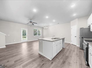 208 Harrison Dr NW, Calhoun, GA 30701