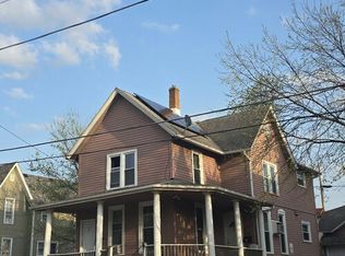 475 Laurel St, Elgin, IL 60120