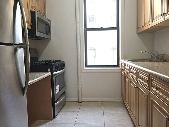 2nd image of 608 W 188th St APT 52