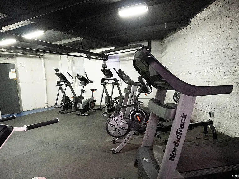 2190 Boston Rd #5M — Photo 20
