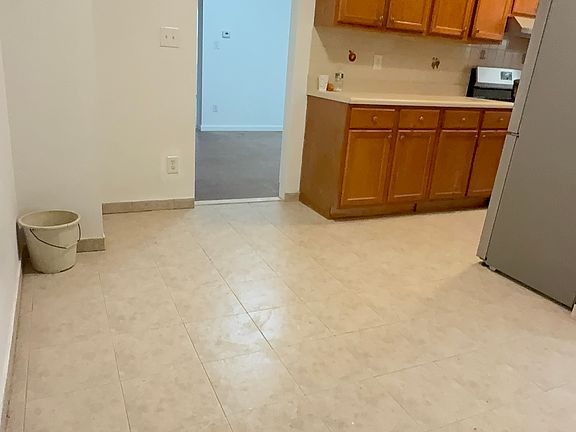 4th image of 1626 W 13th St APT 1
