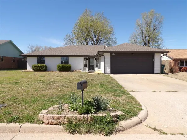 121 Loch Ln, Yukon, OK 73099