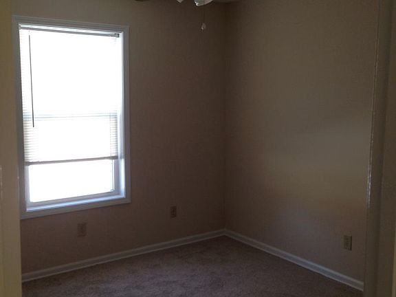 4th image of 7619 Southaven Cir W
