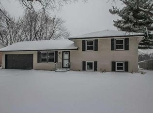 10451 Uplander St NW, Coon Rapids, MN 55433