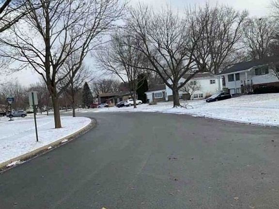 Exterior Neighborhood (street photo)