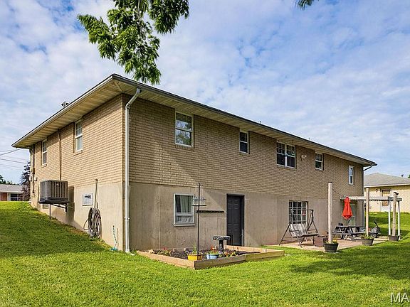 5th image of 629 Sue Dr