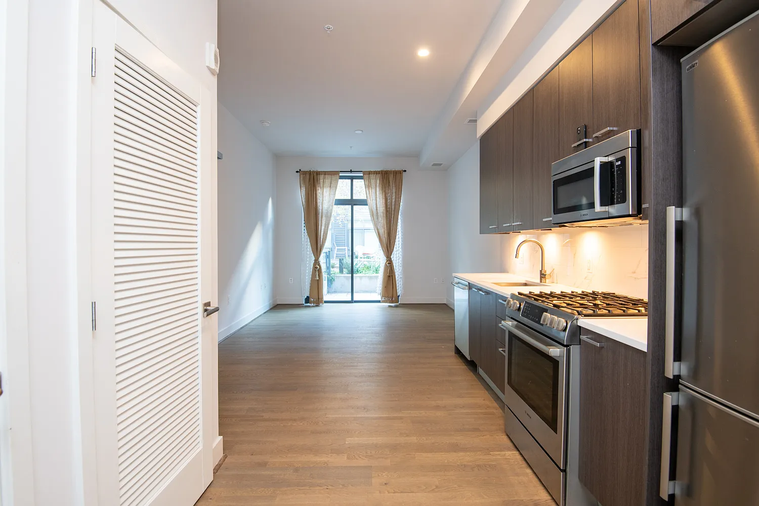 525 Water St SW — Photo 1