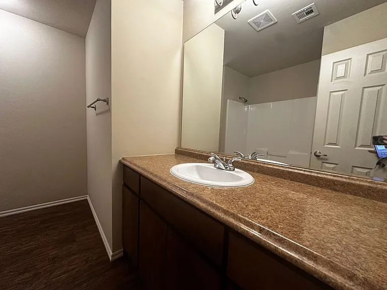 785 SW 13th St — Photo 13