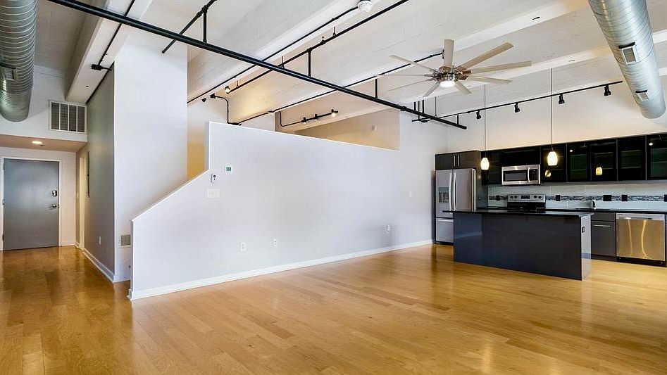 1st image of 444 N 4th St Unit 404