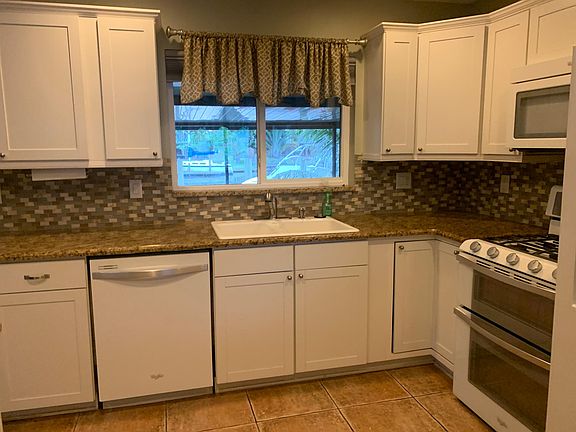 5th image of 402 Atlantis Dr