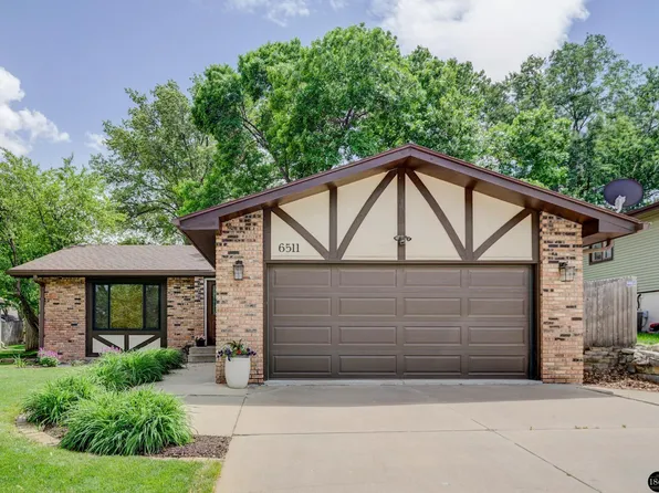 6511 Skylark Ln, Lincoln, NE 68516